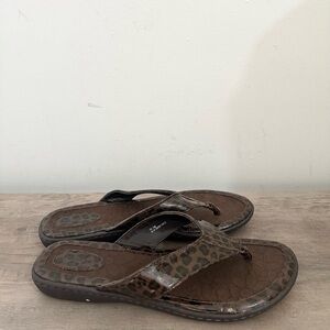 BOC Born Concept Women’s Leopard Print Thong Flat Sandal Shoe Size 10